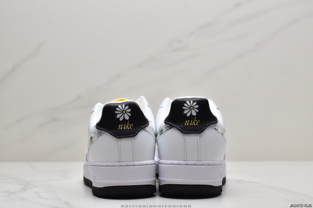160 耐克Nike Air Force 1 采用白色皮革鞋面CW5859-100