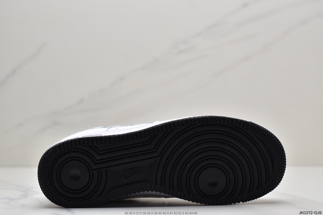 160 耐克Nike Air Force 1 采用白色皮革鞋面CW5859-100