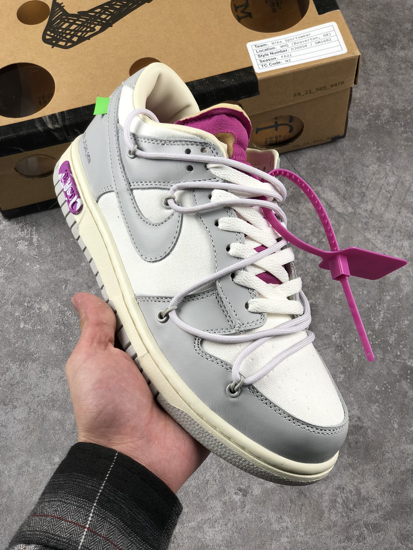 本地自取 终端放货 
Off-White x NK SB Dunk Low
