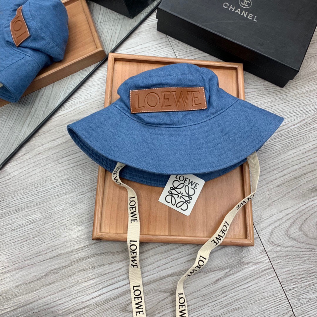 NO:226354,Special offer.loewe.【with dust bag】high-end and comfortable!  High-end material!  !  The number one trend of hats this year is definitely the fisherman’s hat!  This year's fisherman's hats are full of charm!  Very versatile and universal!  Dear ones, please see the details!  The car line is neat!  Breathable and comfortable inner!  The color matching is simple and elegant!  Hat Straw Hat Fisherman Hat Baseball Hat, Hats, Loewe, espadrilles, hats19860909特价.loewe.【配防尘袋】高端舒适！高端材质！！今年帽子第一流行趋势绝对是渔夫帽！今年的渔夫帽满目玲琅！非常百搭、男女通用！亲们可以看细节！车线整齐！透气舒适内里！颜色搭配简约大方！帽子草帽渔夫帽棒球帽,帽子,loewe,espadrilles,hats,hat