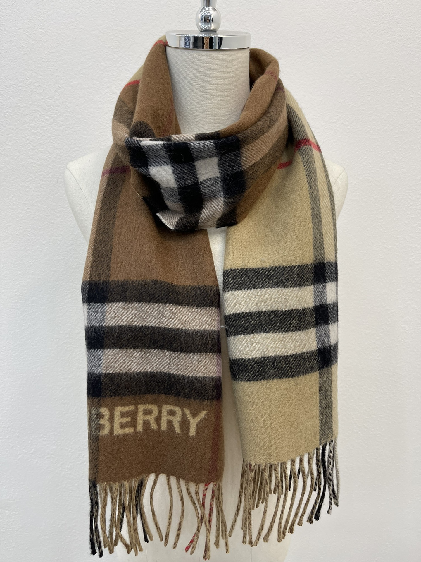 Burberry巴宝莉双色对比格纹羊绒围巾