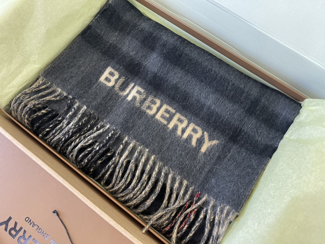 Burberry巴宝莉双色对比格纹羊绒围巾