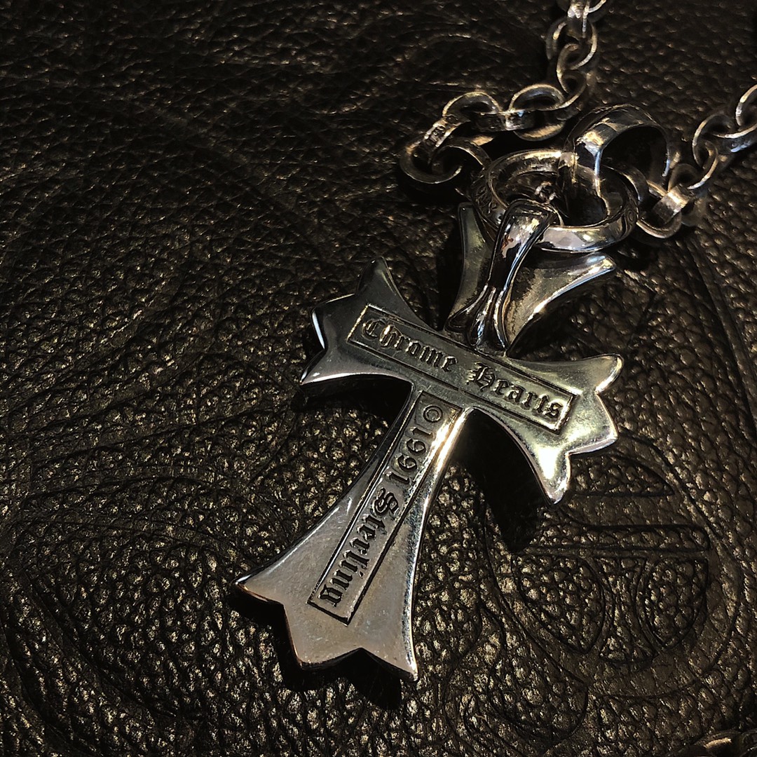 Chrome Hearts 𝐜𝐡𝐫𝐨𝐦𝐞 𝐡𝐞𝐚𝐫𝐭𝐬 克罗心 十字架