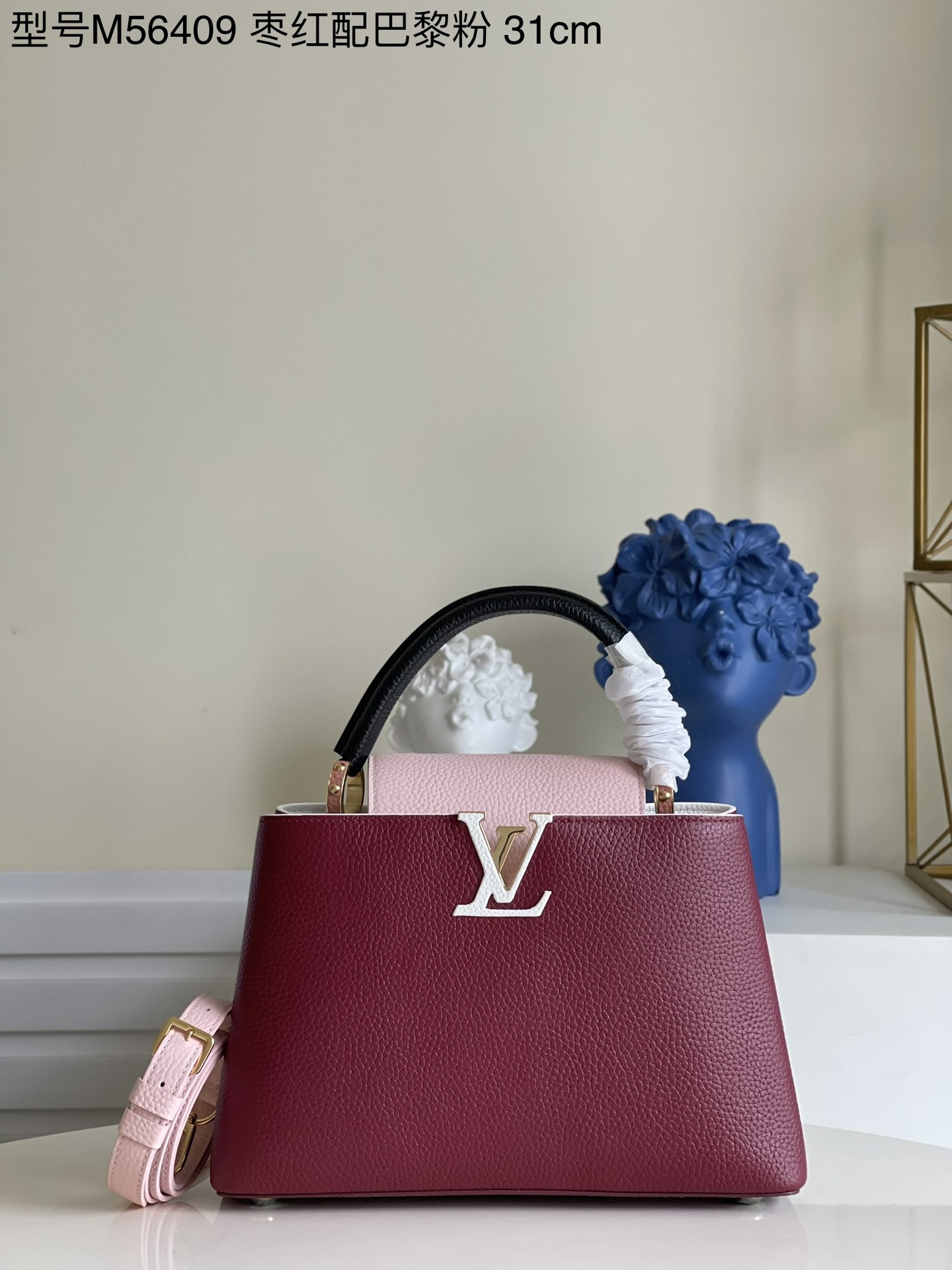 NO:397886,【Exclusive real photo M56409 maroon with Paris powder medium size】 Capucines MM handbag imported from France, shiny metal trim, unique Capucines cover can be included in the bag to display letter logos, and can be turned outward, presenting Monogram Flower pattern size: 31.5 x 20 x 11cm kl.1250, LV [original leather], louis vuitton, cowhide19860909【独家实拍M56409 枣红配巴黎粉中号】 Capucines MM手袋 法国进口小牛皮,闪亮的金属饰件,特有的Capucines搭盖既可收入包内展示字母标识,又可外翻 呈现Monogram Flower图案 size:31.5 x 20 x 11cm kl.1250,LV【原厂皮】,louis vuitton,cowhide,Bag