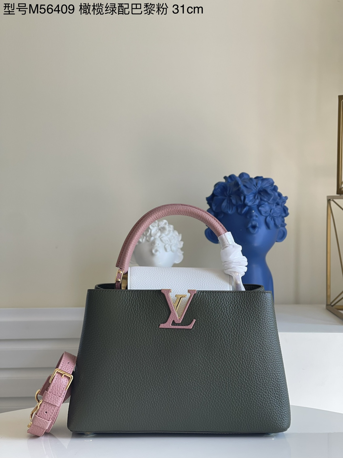 NO:397887,【Exclusive real photo M56409 Olive Green with Paris Powder Medium】 Capucines MM handbag imported from France, shiny metal trim, unique Capucines cover can be included in the bag to display letter logos, and can be turned outwards, presenting Monogram Flower pattern size: 31.5 x 20 x 11cm kl.1250, LV【original leather】, louis vuitton, cowhide19860909【独家实拍M56409 橄榄绿配巴黎粉 中号】 Capucines MM手袋 法国进口小牛皮,闪亮的金属饰件,特有的Capucines搭盖既可收入包内展示字母标识,又可外翻 呈现Monogram Flower图案 size:31.5 x 20 x 11cm kl.1250,LV【原厂皮】,louis vuitton,cowhide,Bag
