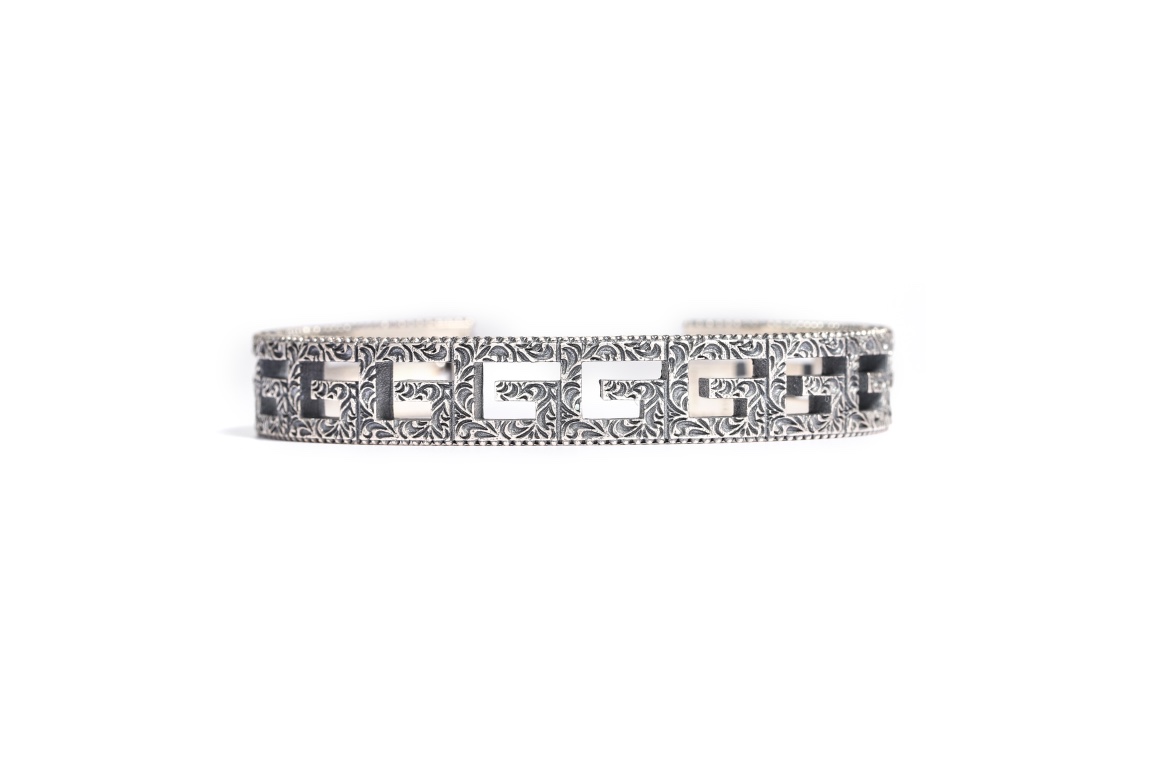 NO:115499,GUCC* ｜Wide hollow bracelet Punk retro square G hollow opening bracelet 925 sterling silver High-version details pair code 880300, jewelry boutique, gucci, bracelet, pure silver19860909GUCC* ｜ 宽镂空手镯 朋克复古方G镂空开口手镯925纯银 高版本细节对版 编码880300,饰品精品,gucci,bracelet,pure silver,Jewelry