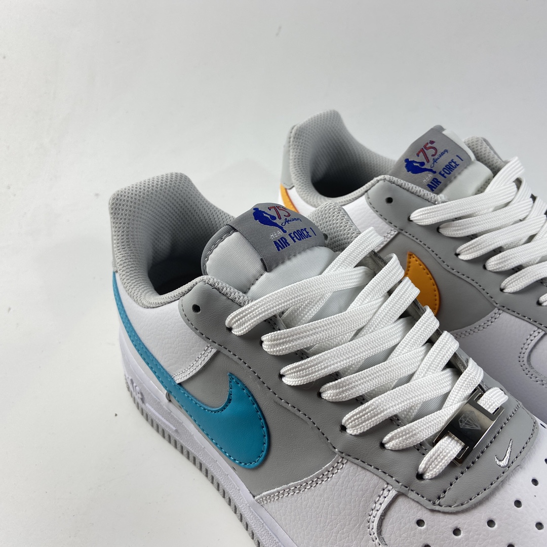 P220  NIKE Air Force 1 空军一号低帮运动休闲板鞋 DC8874-100