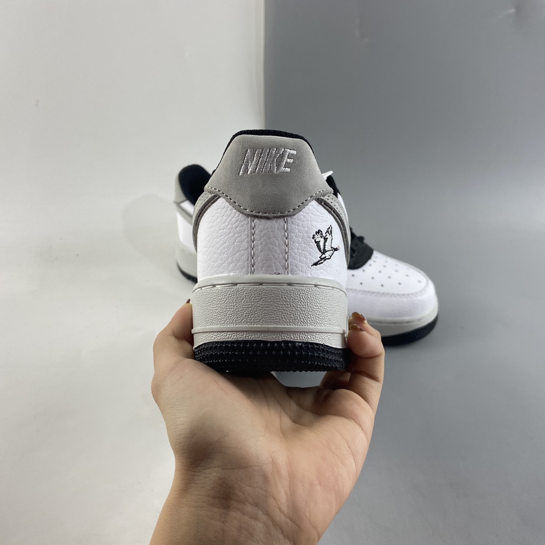 P220 NIKE Air Force 1’07 空军一号低帮休闲运动板鞋 DA8482-100
