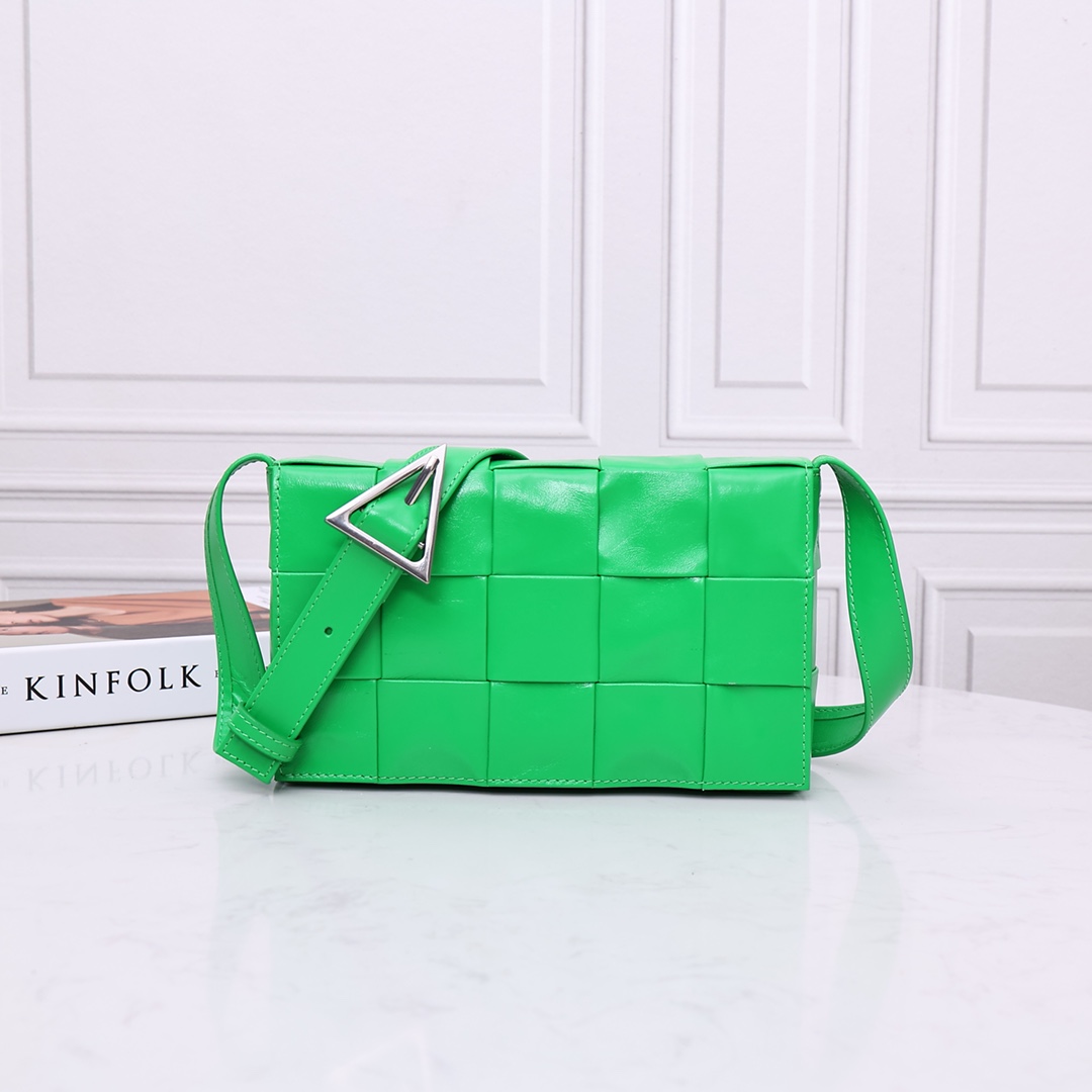 Bottega Veneta Cassette waxed calfskin woven strap triangle buckle grass green