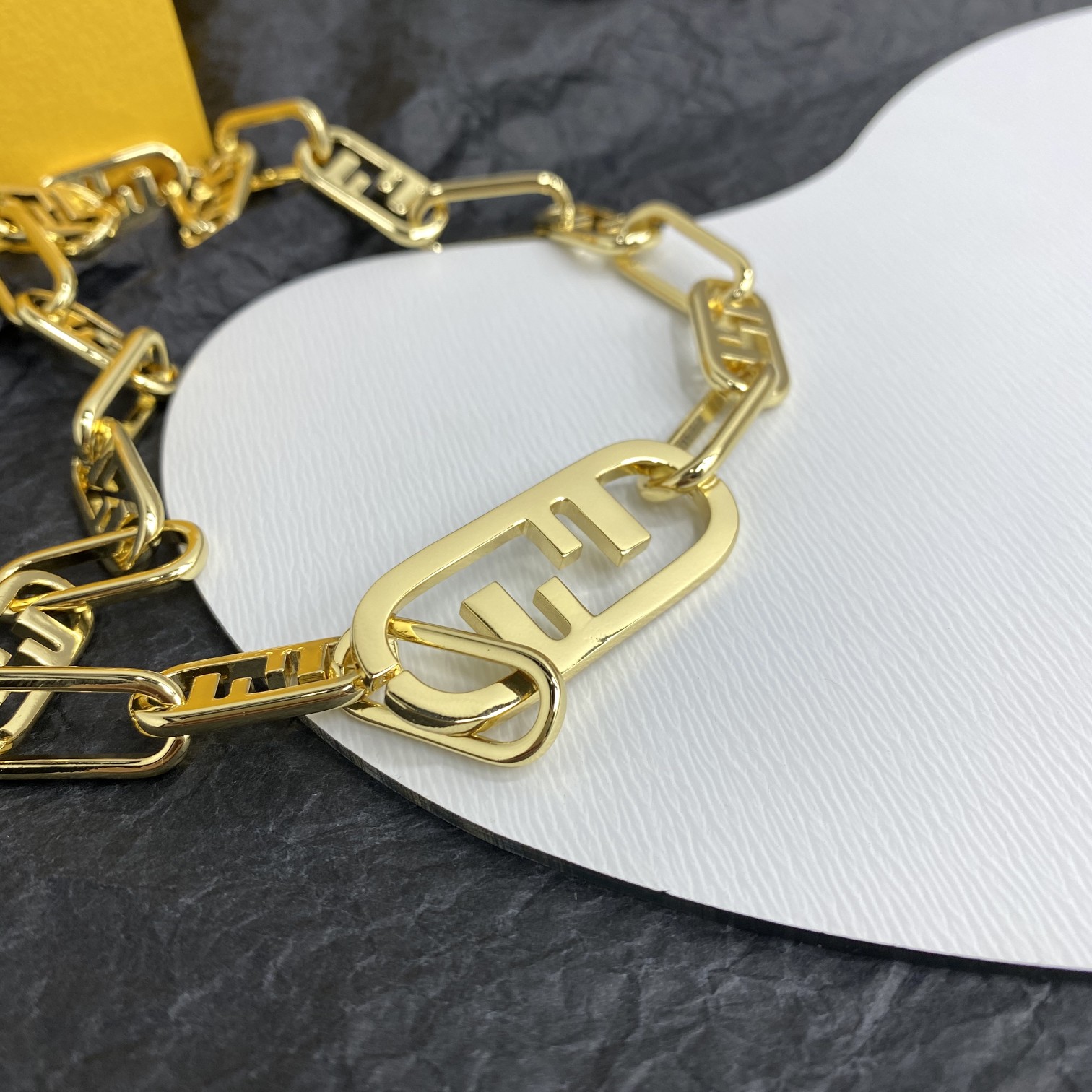 Morten Fashion: Unique, Stylish O’lock Lock Collection with 45 cm Dimensions - 图片 4