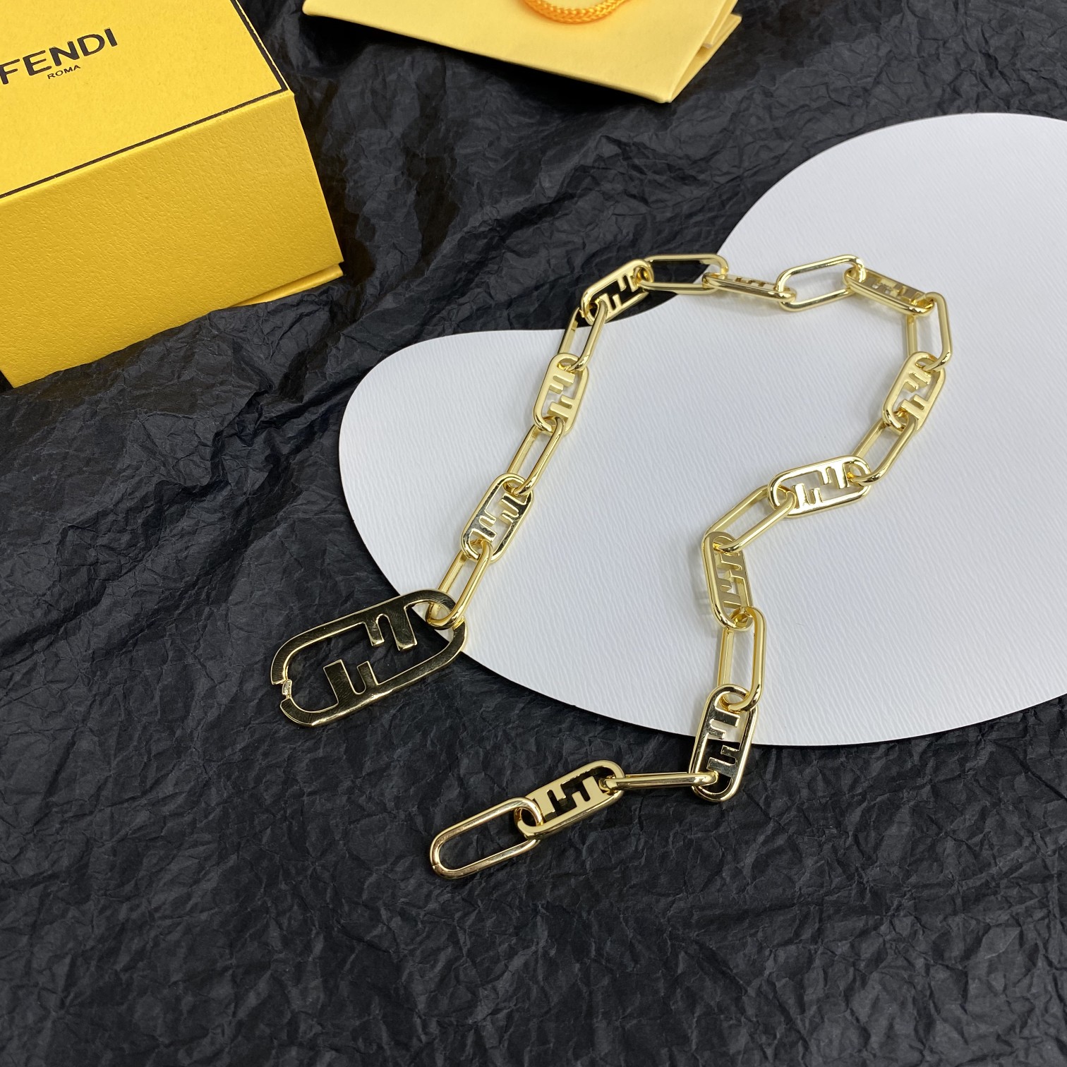 Morten Fashion: Unique, Stylish O’lock Lock Collection with 45 cm Dimensions - 图片 5