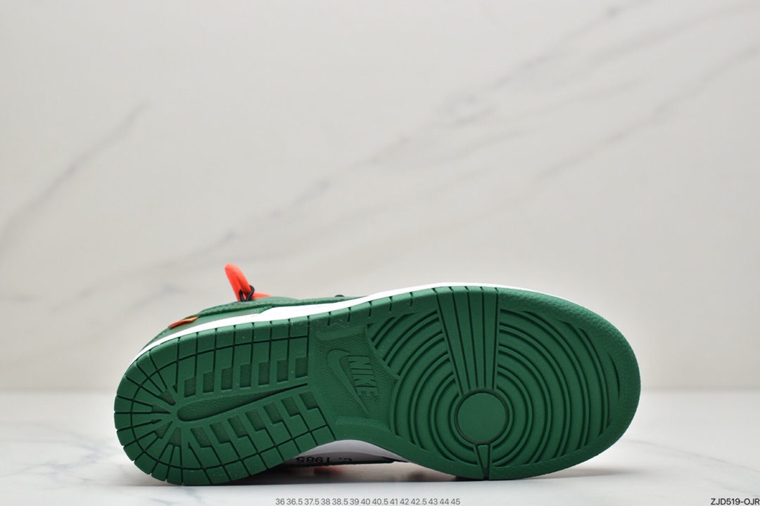 240 OFF-WHITE x Futura x Nike Dunk Low 三方联名  CT0856-100
