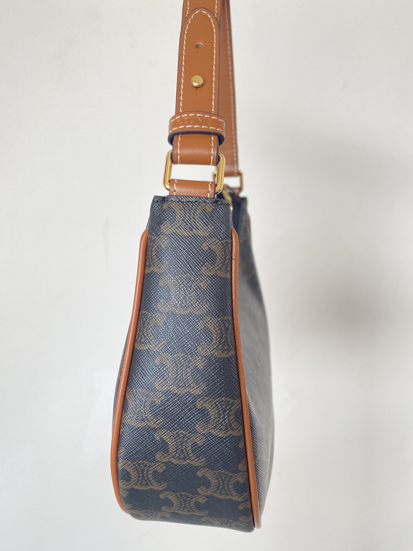 Celine One price 650 Presbyopia Ava Triomphe armpit bag