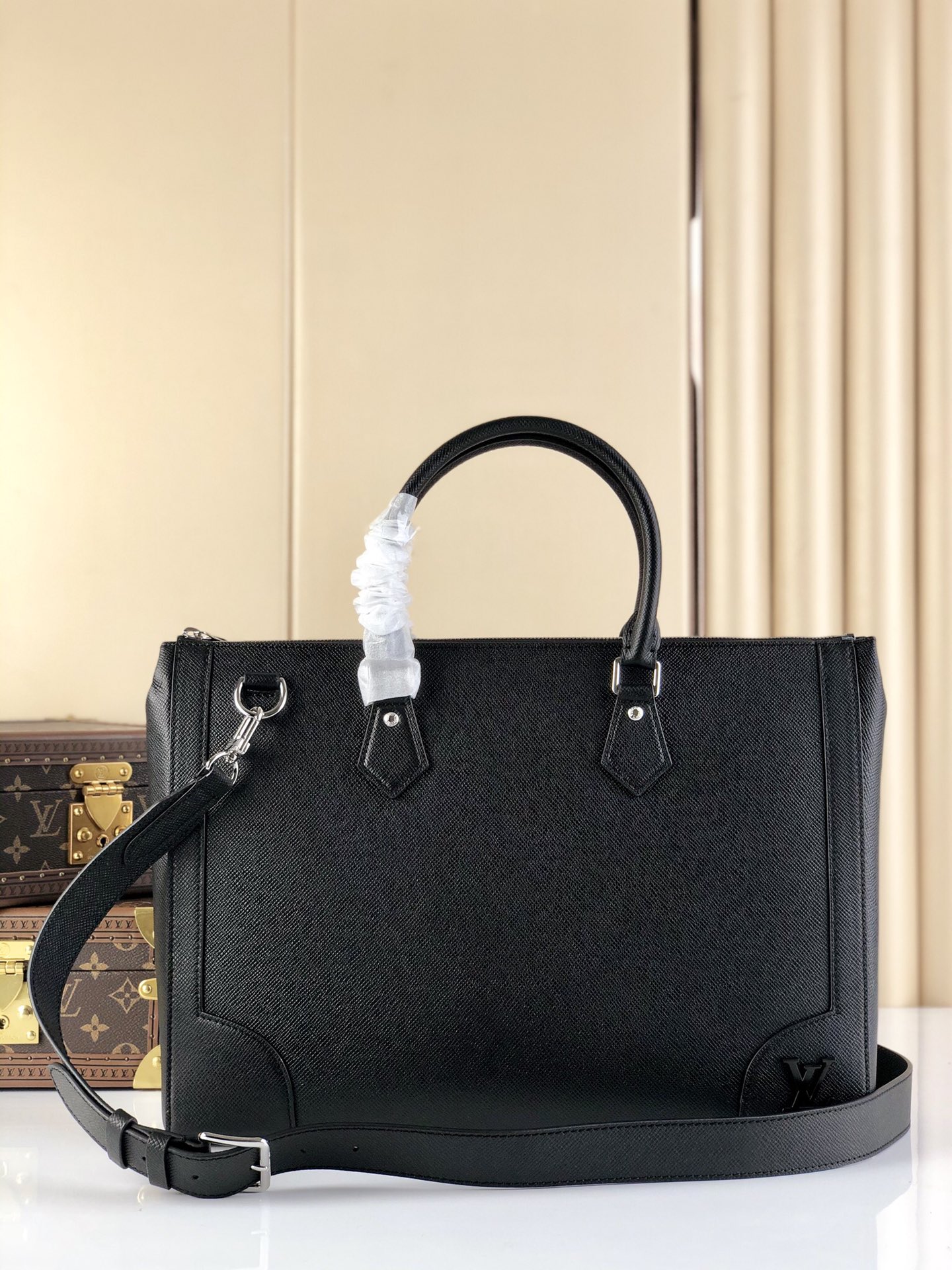 LV Style Beige Leather Bag Lookbook Reference image 1