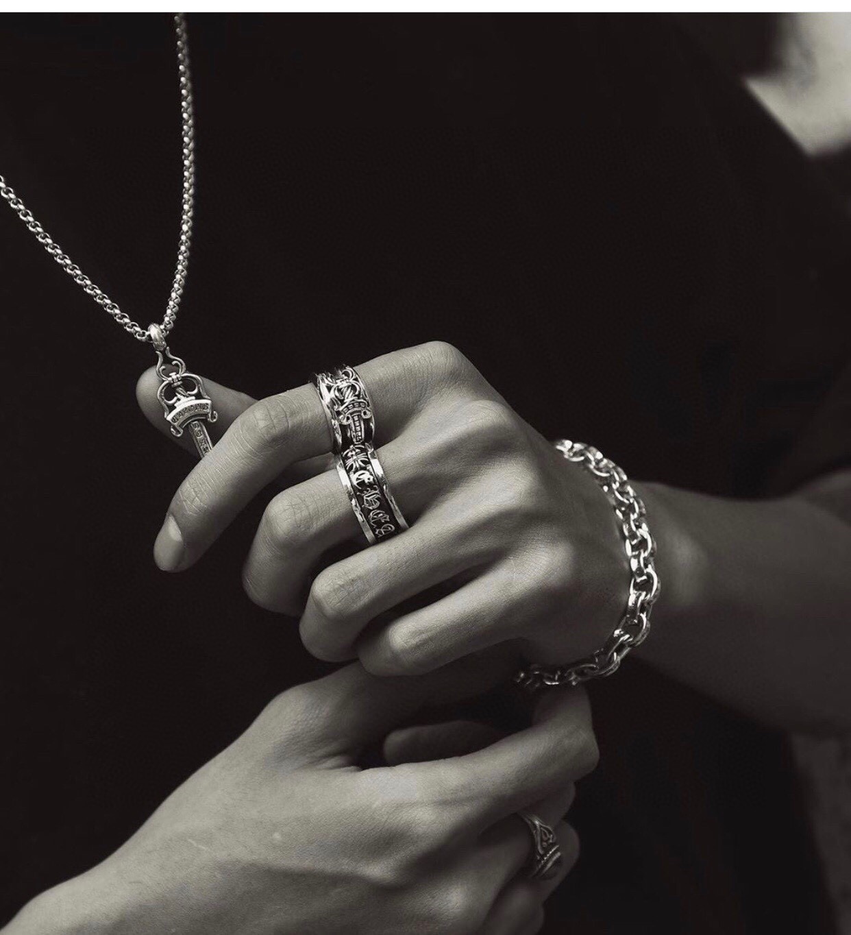 Chrome Hearts 𝗖𝗵𝗿𝗼𝗺𝗲 𝗛𝗲𝗮𝗿𝘁𝘀 克罗心Fuckyou旋转戒指