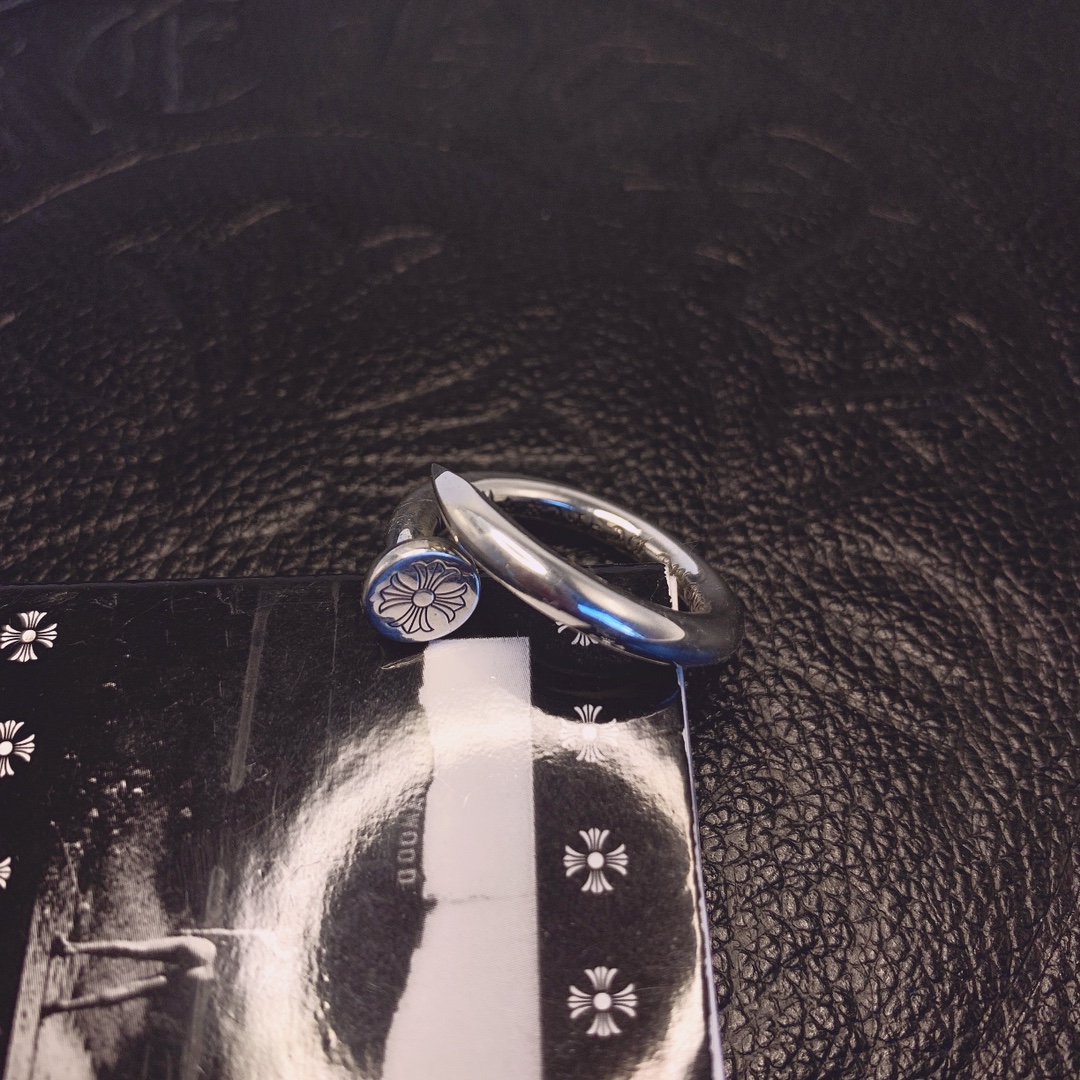 Chrome Hearts 克罗心Chrome hearts 平头钉子戒指