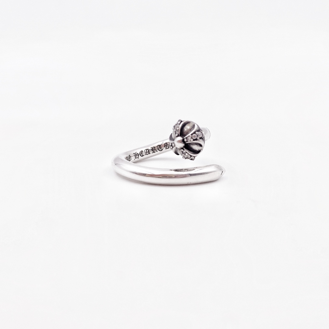 Chrome Hearts 克罗心Chrome hearts 十字镶石圆头钉子戒指