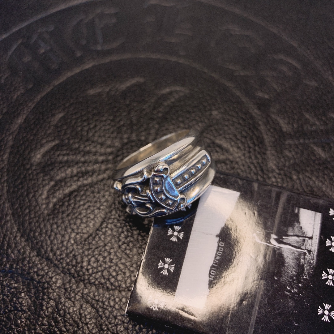 Chrome Hearts 𝐂𝐡𝐫𝐨𝐦𝐞 𝐡𝐞𝐚𝐫𝐭𝐬克罗心宝剑戒指