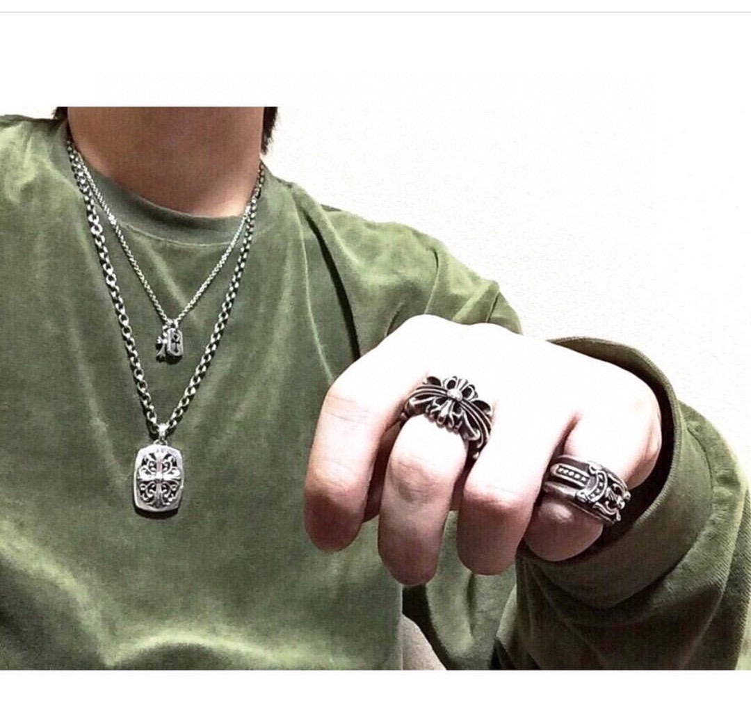 Chrome Hearts 𝐂𝐡𝐫𝐨𝐦𝐞 𝐡𝐞𝐚𝐫𝐭𝐬克罗心宝剑戒指