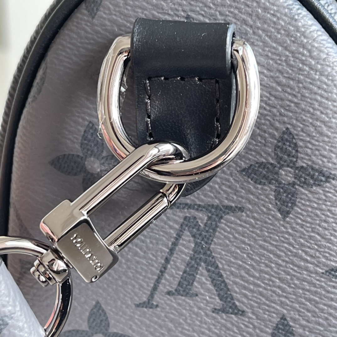 顶级原单M45947本款KeepallXS手袋非常适合女生背男女同款黑色老花非常帅气最重要的是肩带可以调
