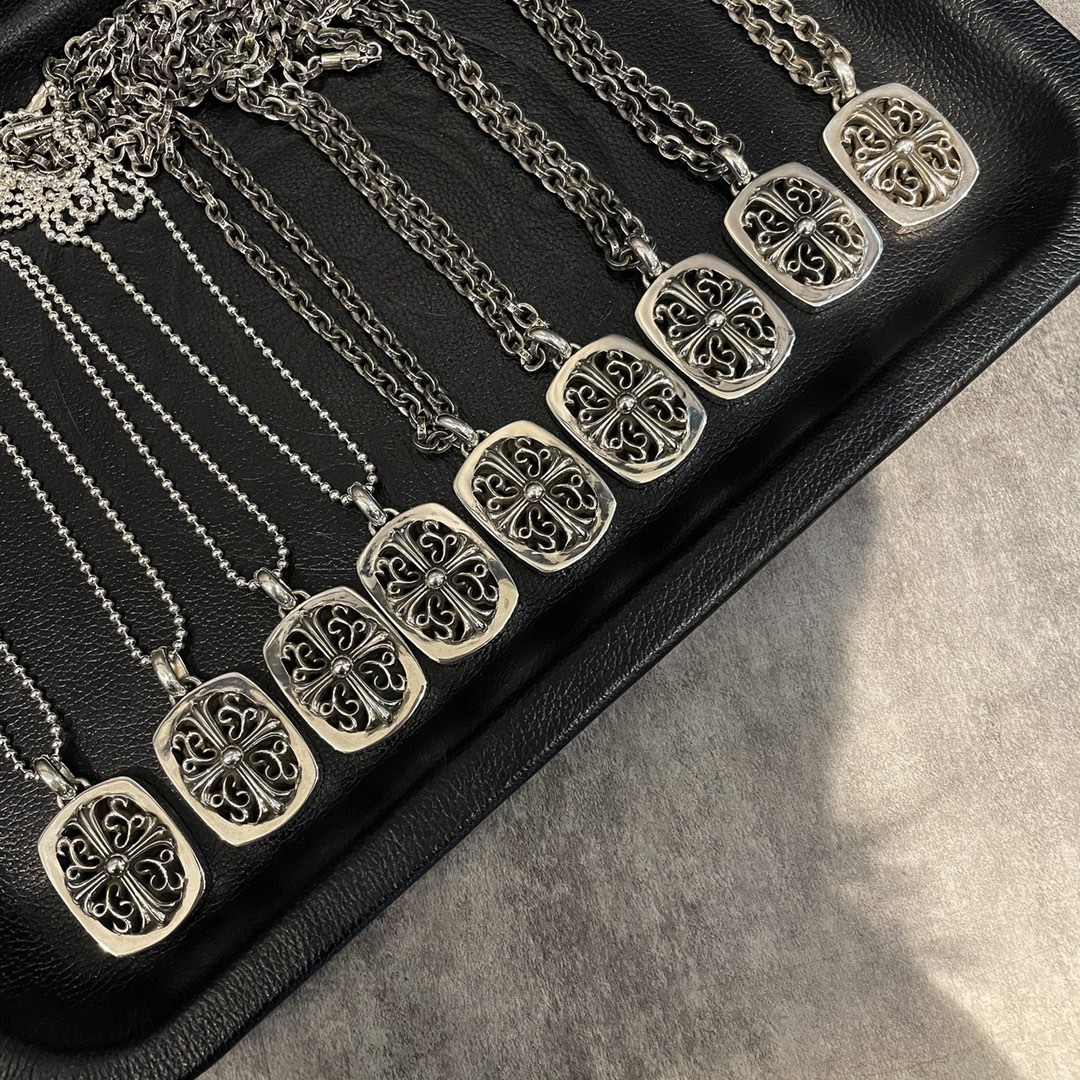 Chrome Hearts 𝐂𝐡𝐫𝐨𝐦𝐞 𝐡𝐞𝐚𝐭𝐬克罗心 十字蔓藤牌项链