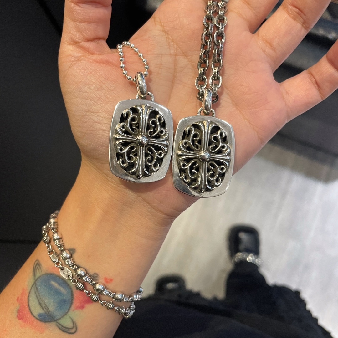 Chrome Hearts 𝐂𝐡𝐫𝐨𝐦𝐞 𝐡𝐞𝐚𝐭𝐬克罗心 十字蔓藤牌项链