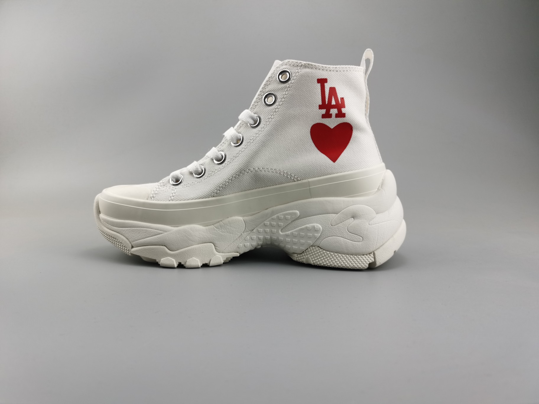 马丁靴出货：纯原 顶级品质 真标1：1 原鞋硫化条工艺  秋冬爆款 泫雅 王嘉尔同款  MLB新品帆布鞋 NY老爹增高 36 36.5 37.5 38 38.5 39 40