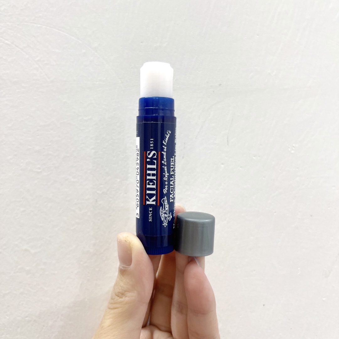 Kiehl's Facial Fuel No-Shine Moisturizing Lip Balm for Men - Hydrating & Matte Finish 4 i1634676184 7997 3