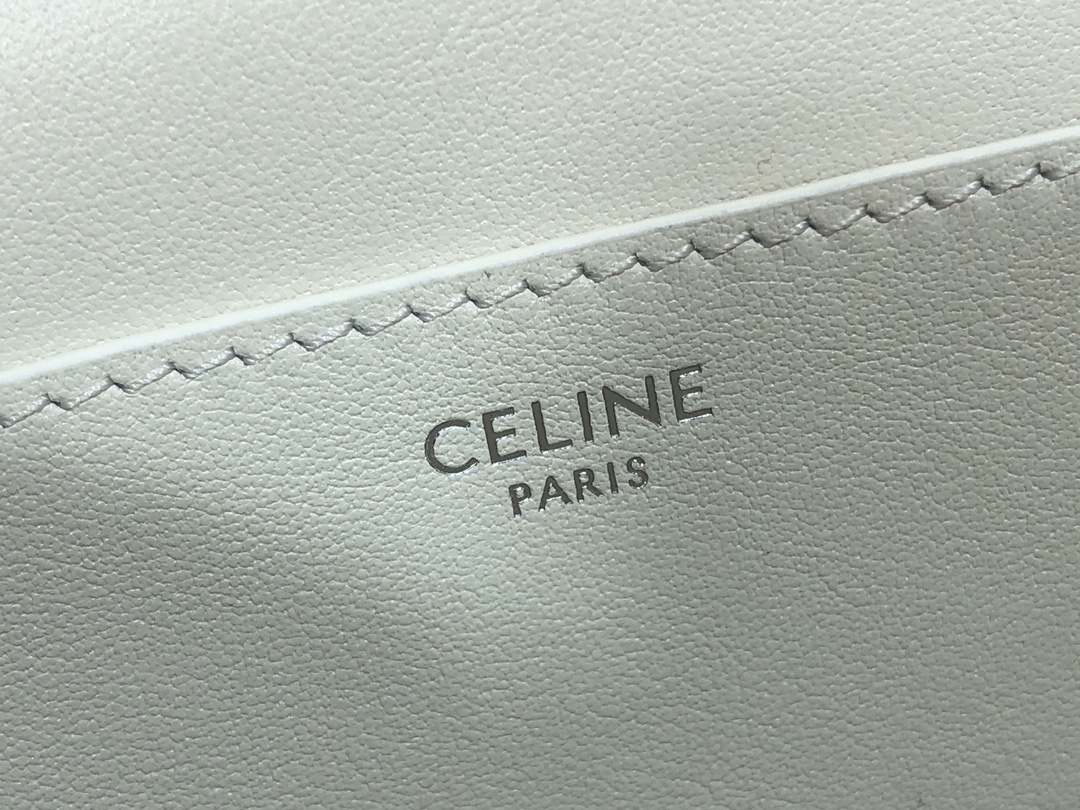 CELINE on X: CELINE WOMEN WINTER 21​ ​ TABOU STRAP CLUTCH​ INTRODUCING THE  NEW CELINE BAG​ ​ CELINE EMBROIDERED TEEN CRINO​ ​ 920 WORK HOURS​ 28  EMBROIDERERS​ 260 000 TUBE BEADS​ 46