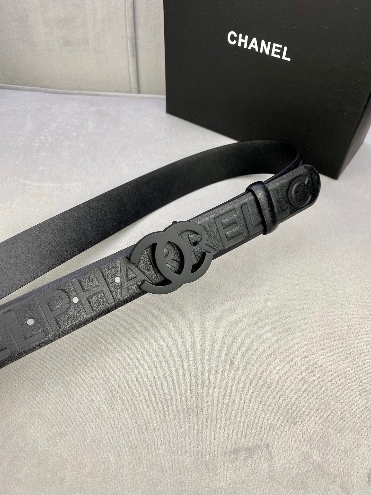 Chanel 香奈儿 小牛皮バンド 3.0cm 幅 哑色钢扣