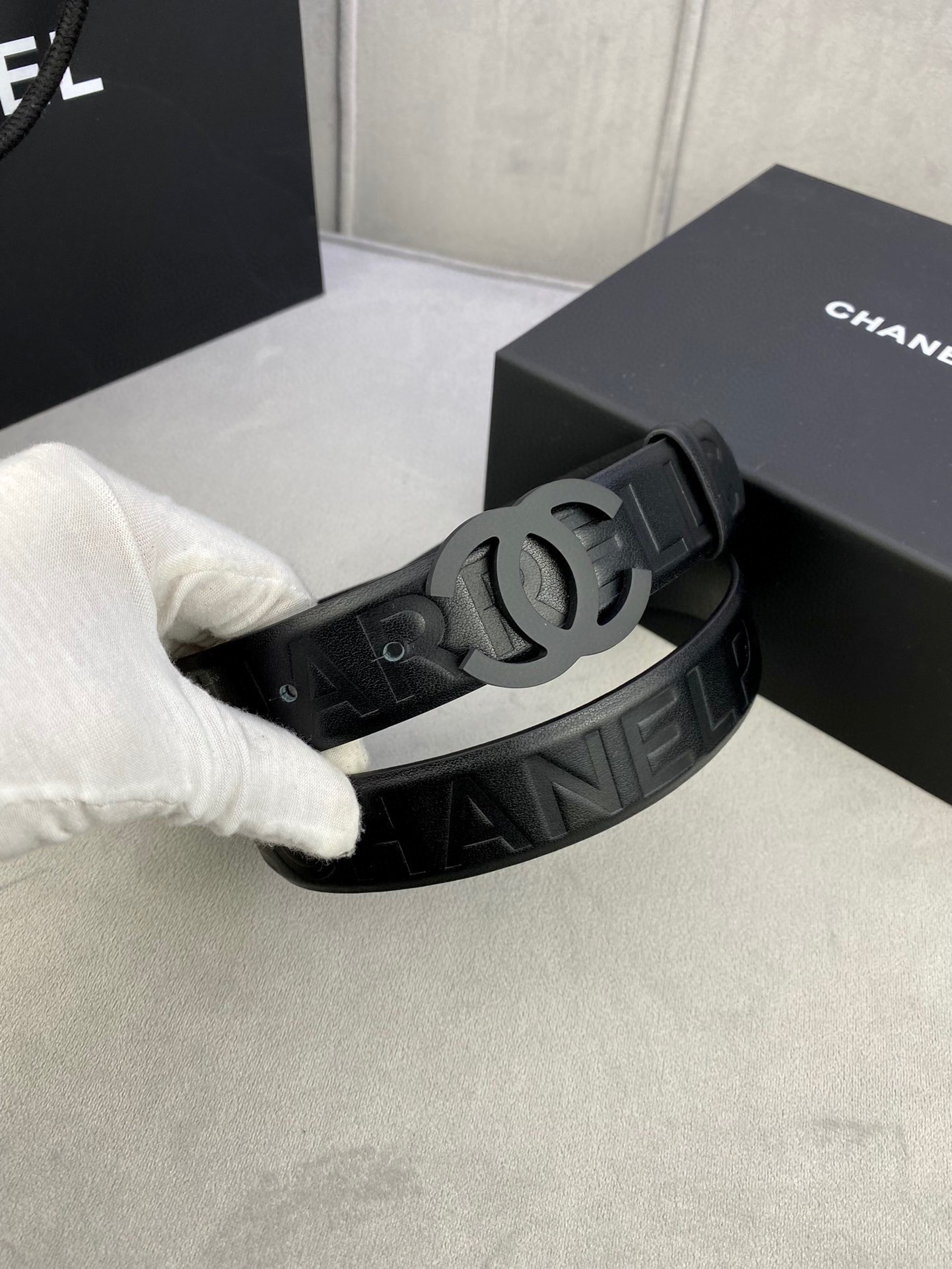Chanel 香奈儿 小牛皮バンド 3.0cm 幅 哑色钢扣