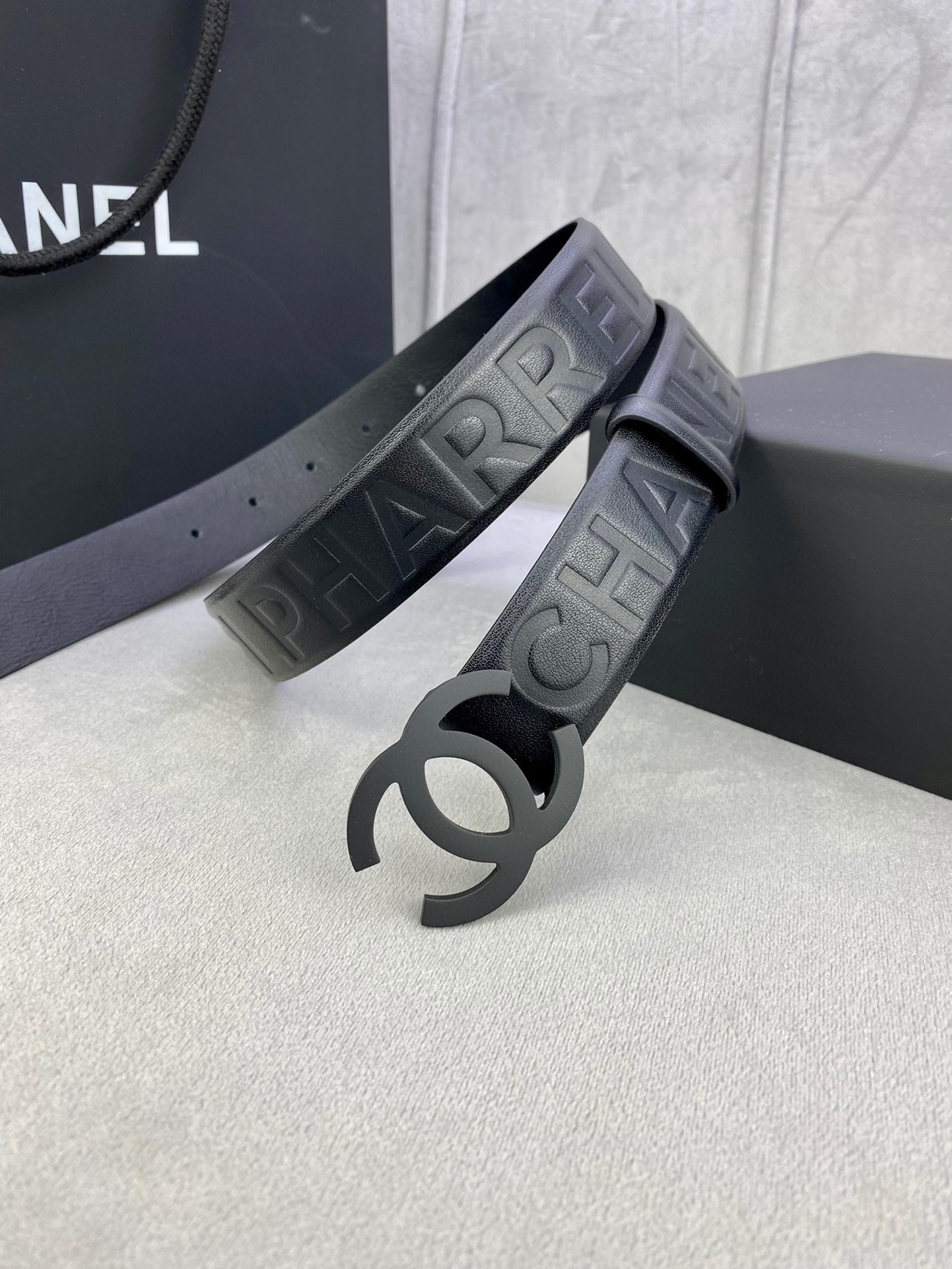 Chanel 香奈儿 小牛皮バンド 3.0cm 幅 哑色钢扣