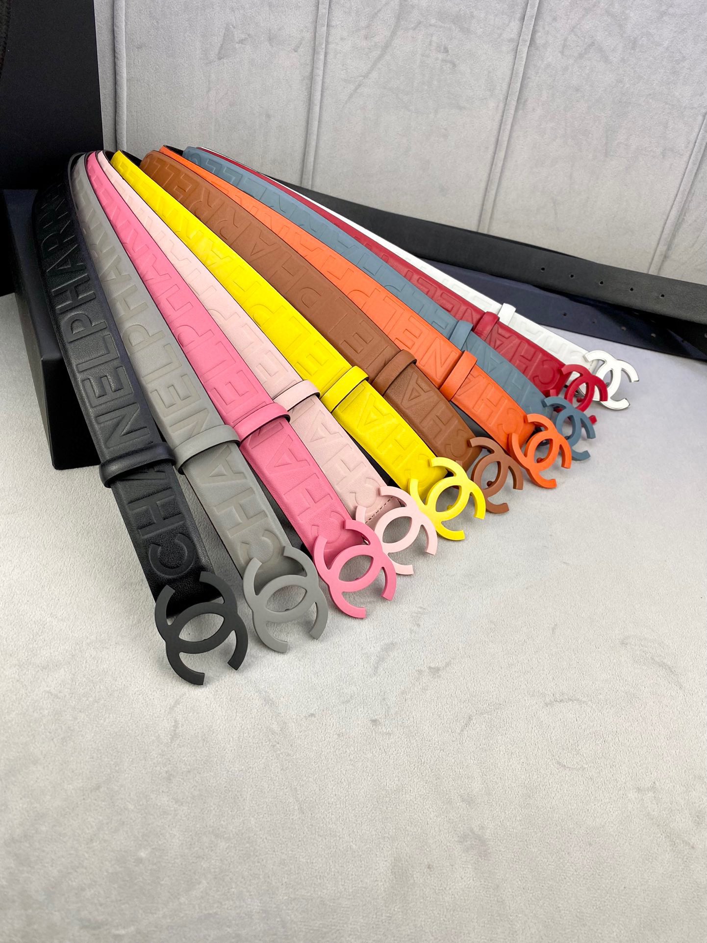 Chanel 香奈儿 小牛皮バンド 3.0cm 幅 哑色钢扣