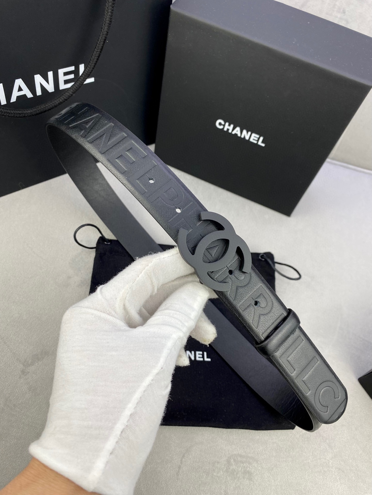 Chanel 香奈儿 小牛皮バンド 3.0cm 幅 哑色钢扣