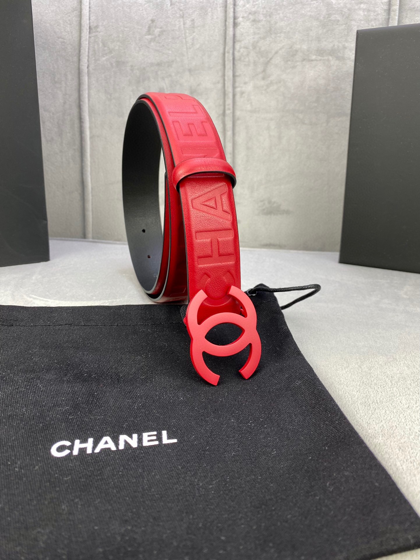Chanel 香奈儿 小牛皮ベルト 幅3.0cm 高級感あふれるデザイン