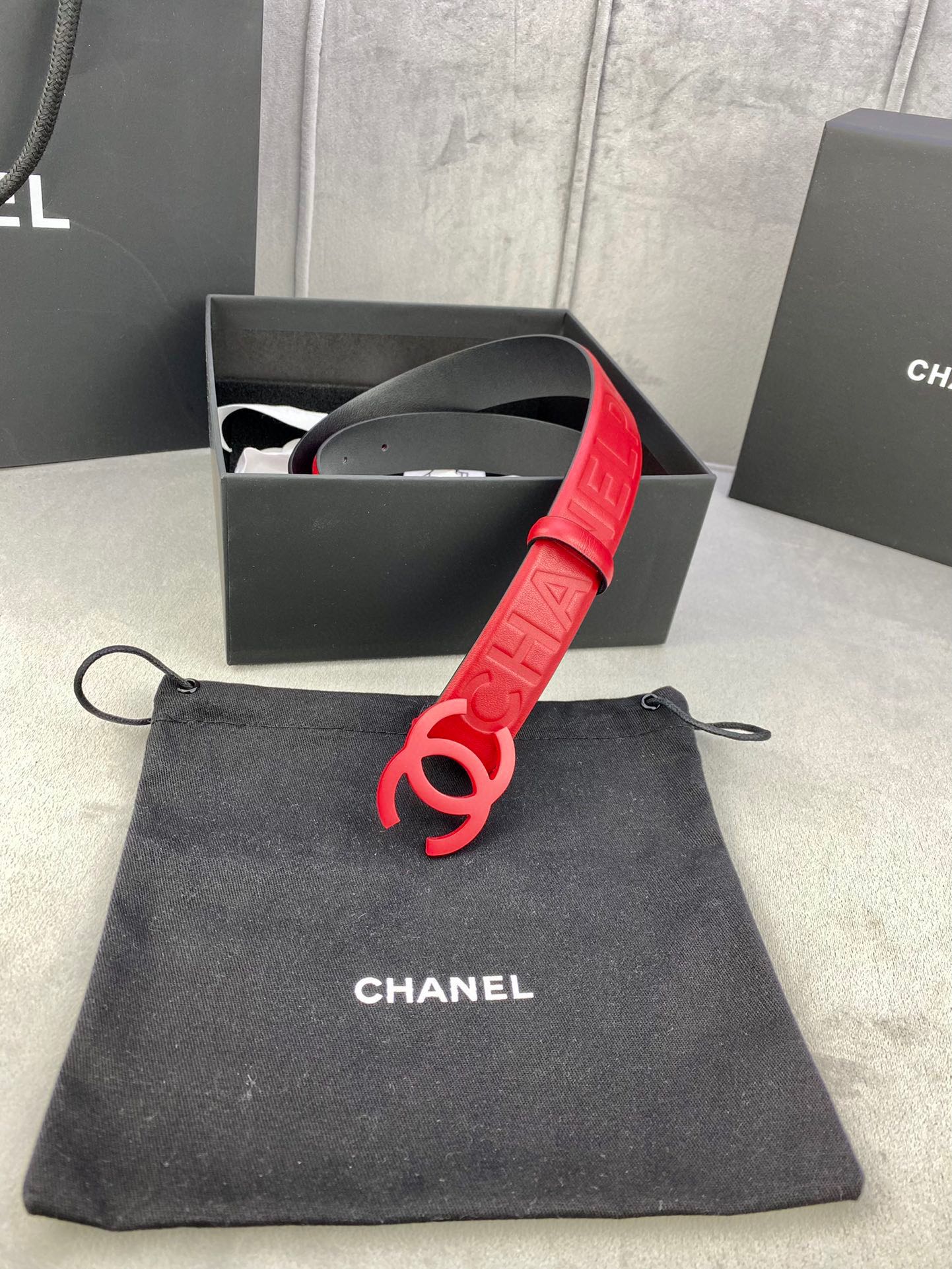 Chanel 香奈儿 小牛皮ベルト 幅3.0cm 高級感あふれるデザイン