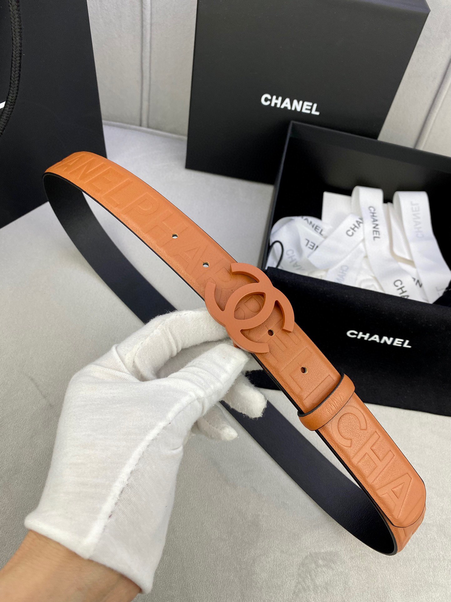 Chanel 柔らかい小牛皮の幅3.0cmブレスレットと高級スチールバックル