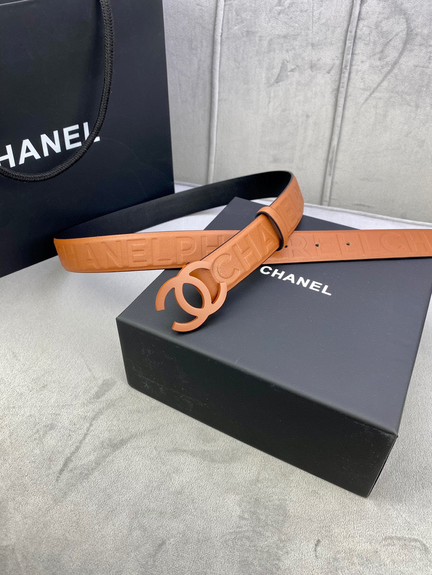 Chanel 柔らかい小牛皮の幅3.0cmブレスレットと高級スチールバックル