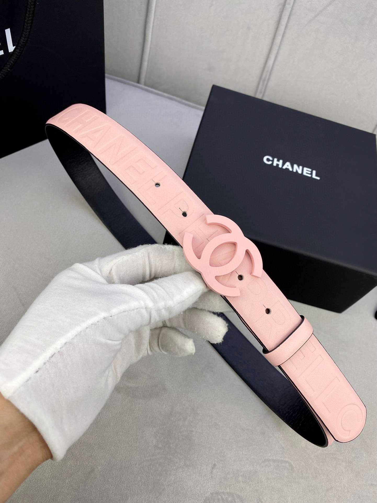 Chanel柔らかい小牛皮ベルト - 幅3.0cmの高品質デザイン