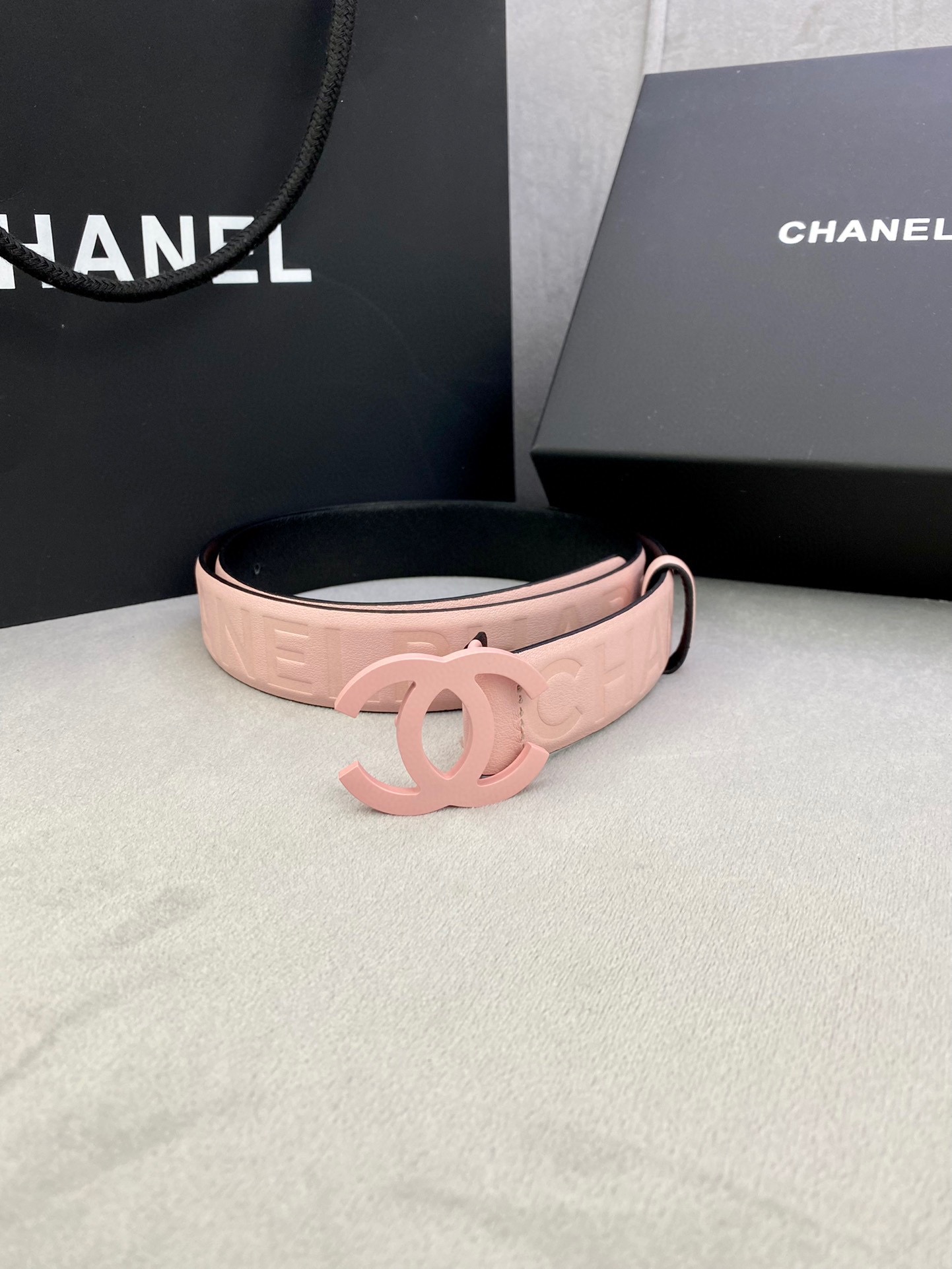 Chanel柔らかい小牛皮ベルト - 幅3.0cmの高品質デザイン
