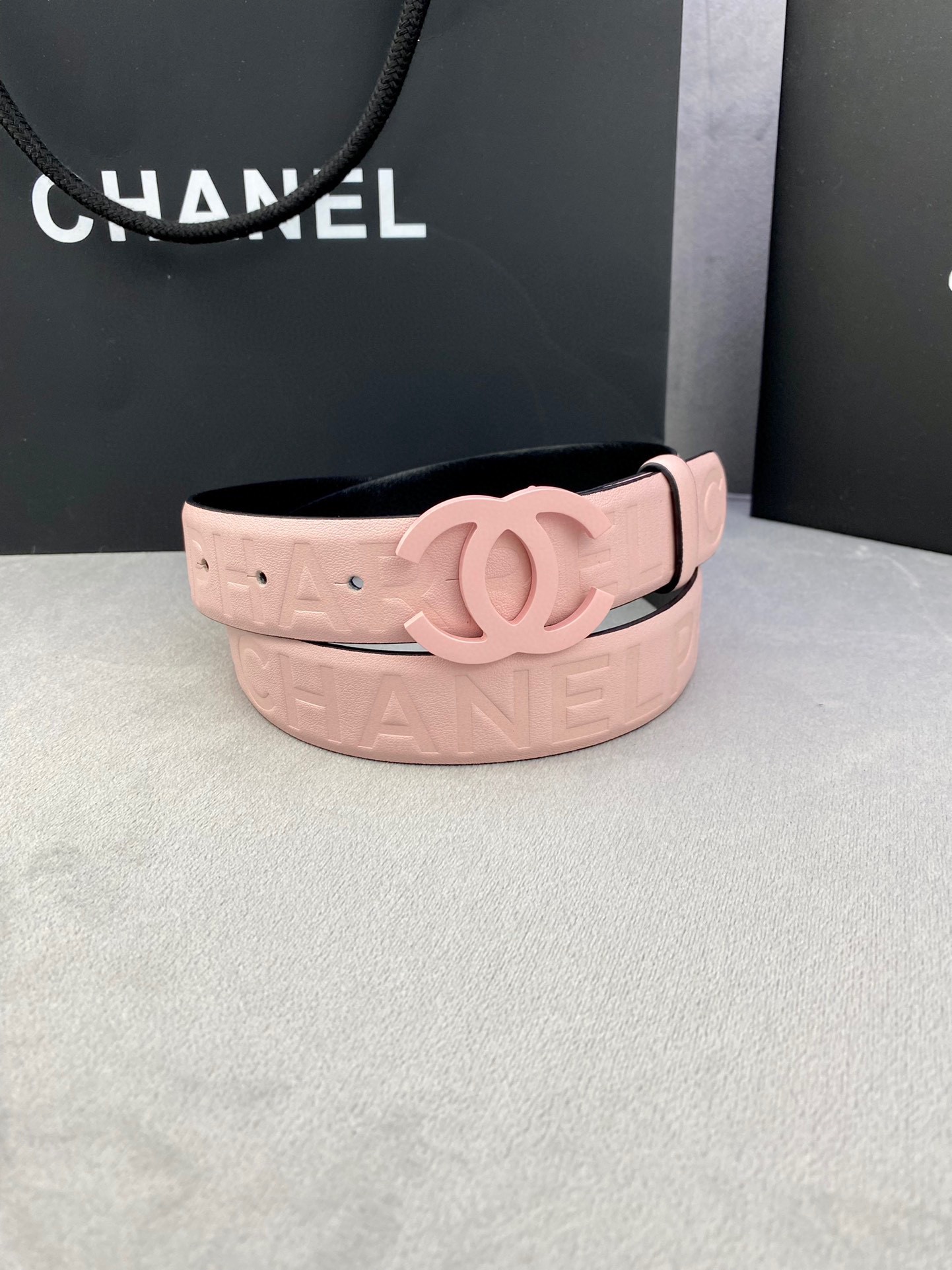 Chanel柔らかい小牛皮ベルト - 幅3.0cmの高品質デザイン
