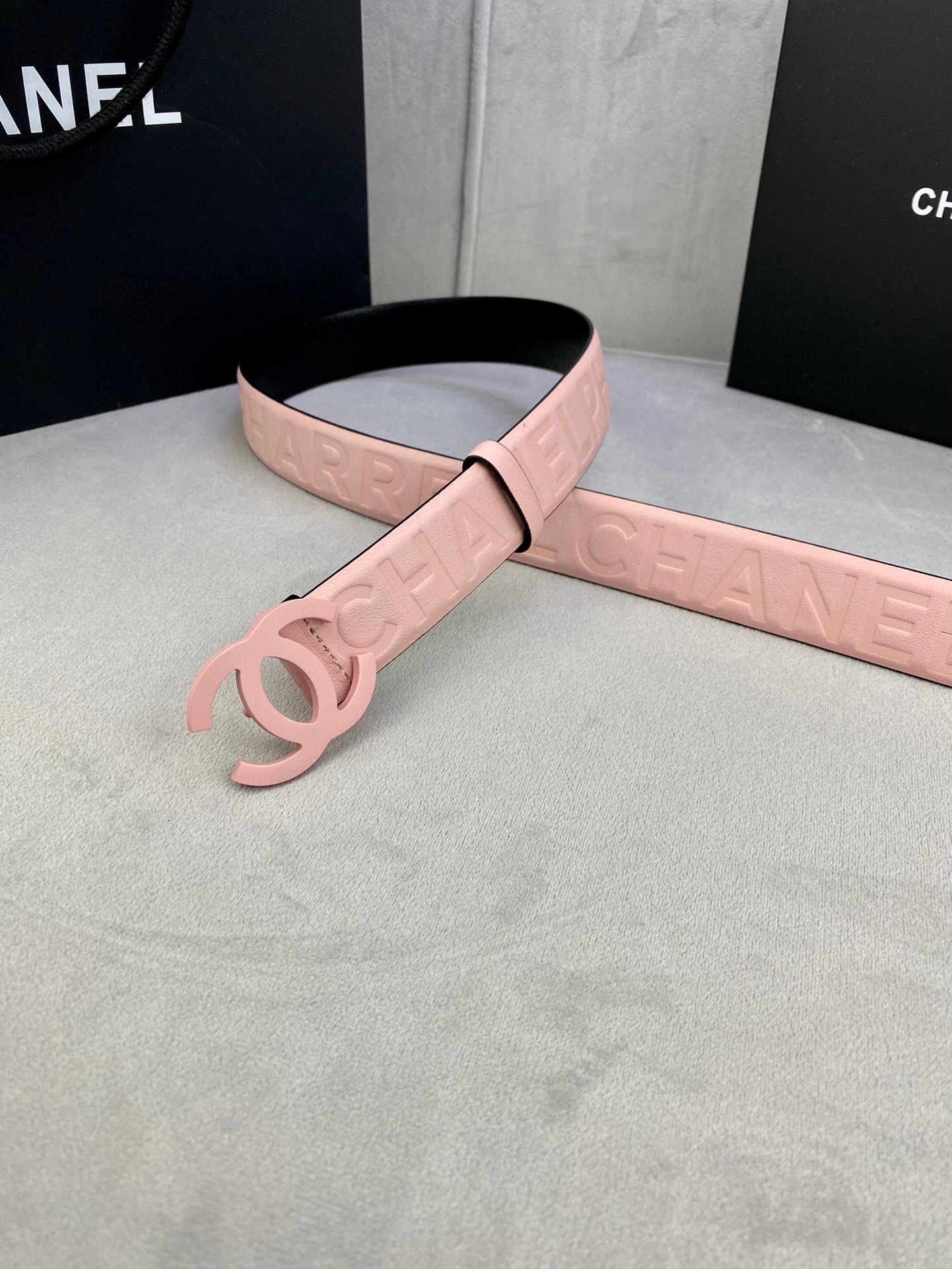 Chanel柔らかい小牛皮ベルト - 幅3.0cmの高品質デザイン