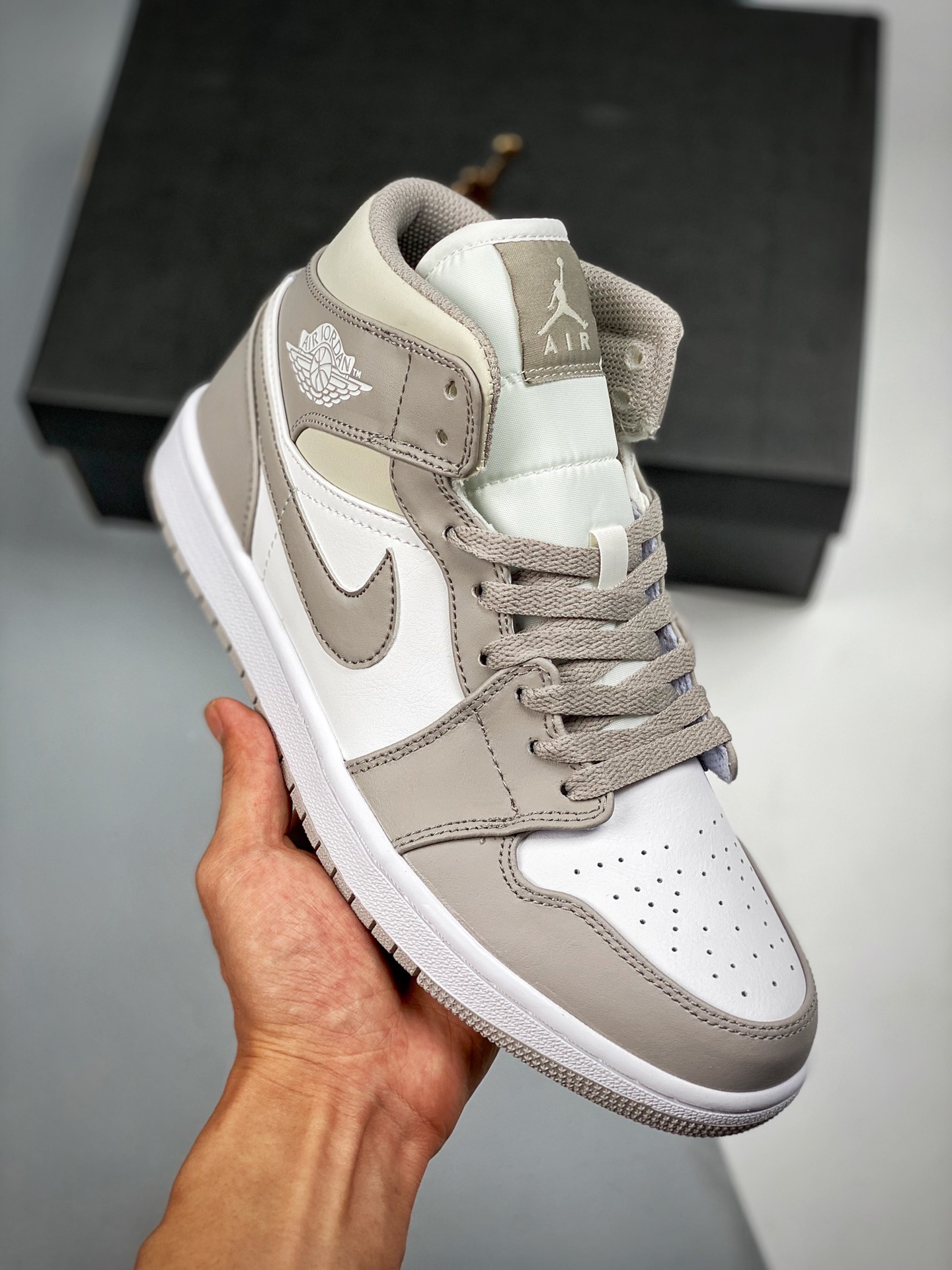 Air Jordan 1 Mid, lona, crema, serie de caña media, nuevo lote, suela original con molde original, todo el zapato con c…