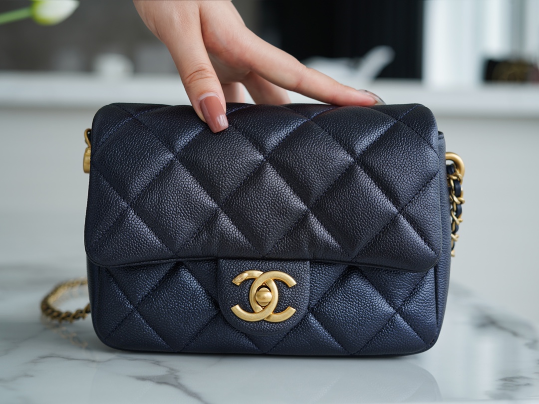 Chanel Luxury
 Crossbody & Shoulder Bags Black Blue Lychee Pattern Cowhide Fall/Winter Collection Vintage