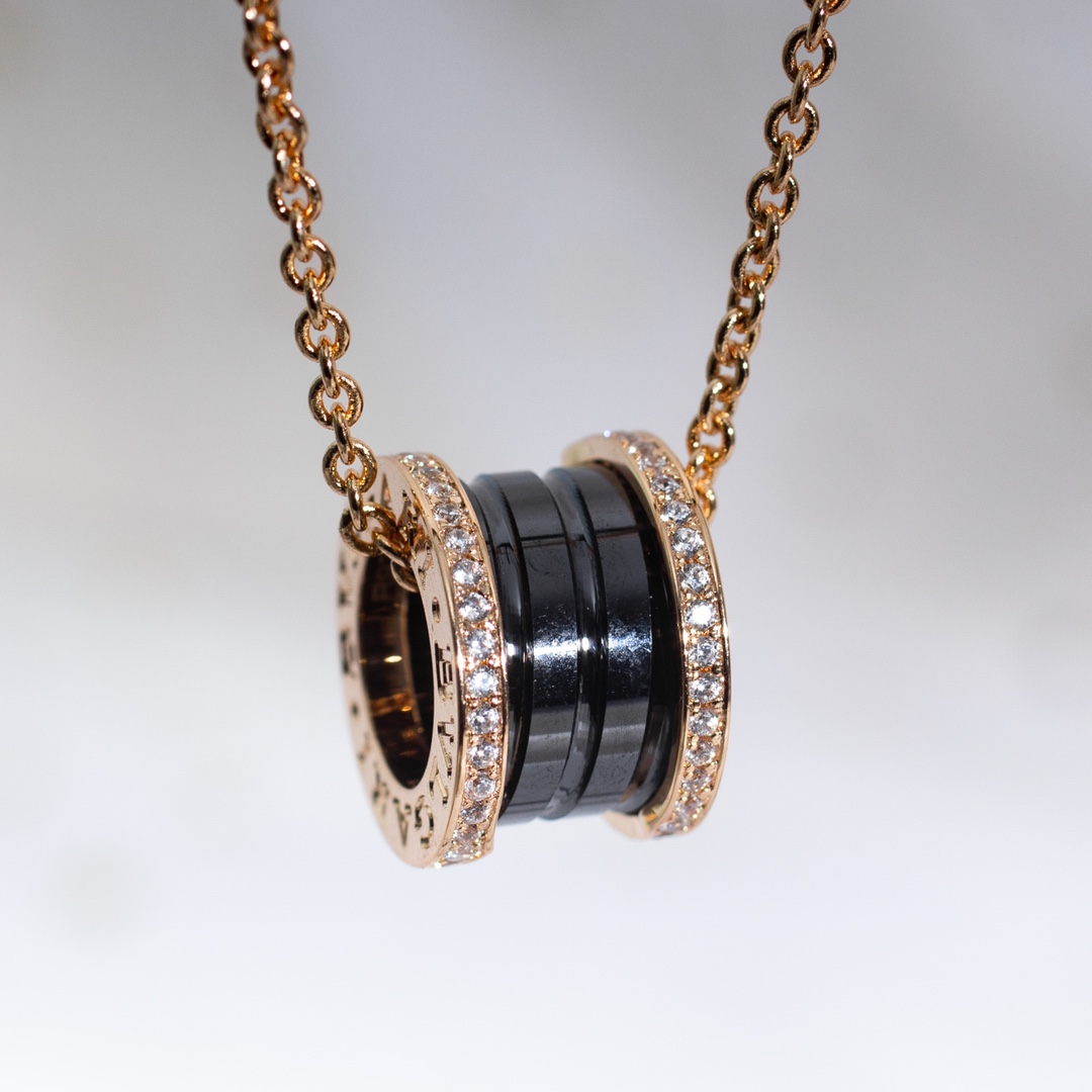 Bvlgari Jewelry Necklaces & Pendants Black Set With Diamonds