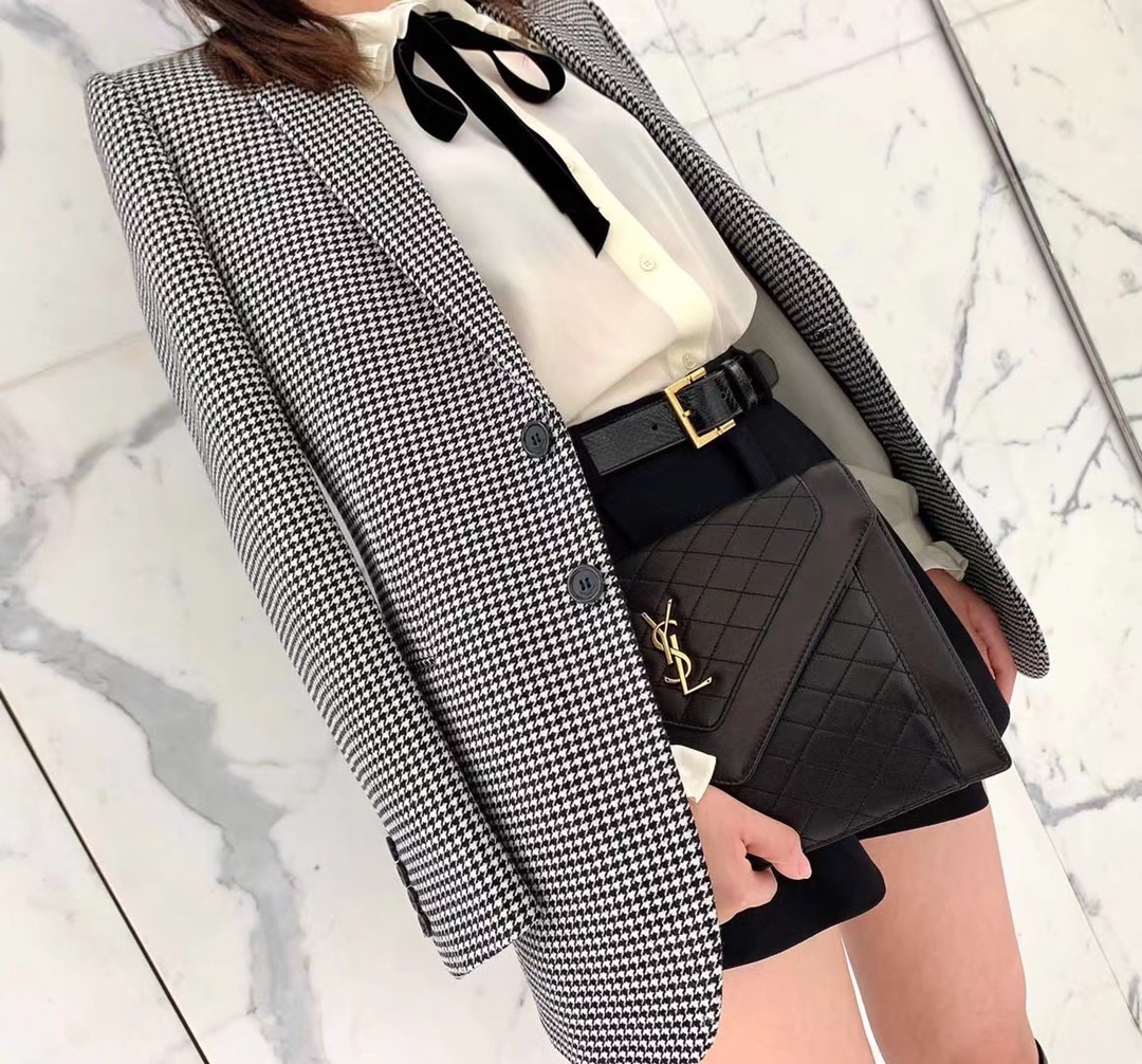 Saint laurent Ysl Gaby绗缝纹路信封斜挎包 668863黑色