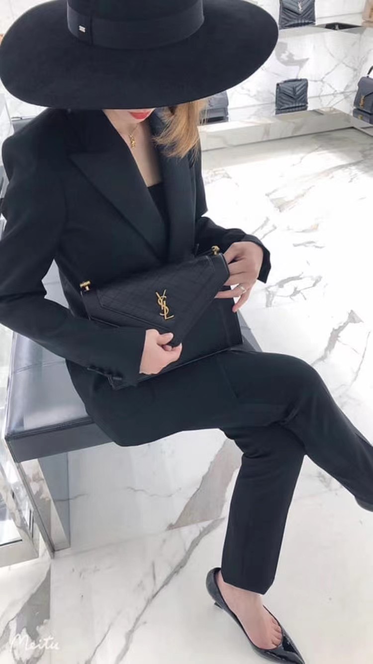 Saint laurent Ysl Gaby绗缝纹路信封斜挎包 668863黑色