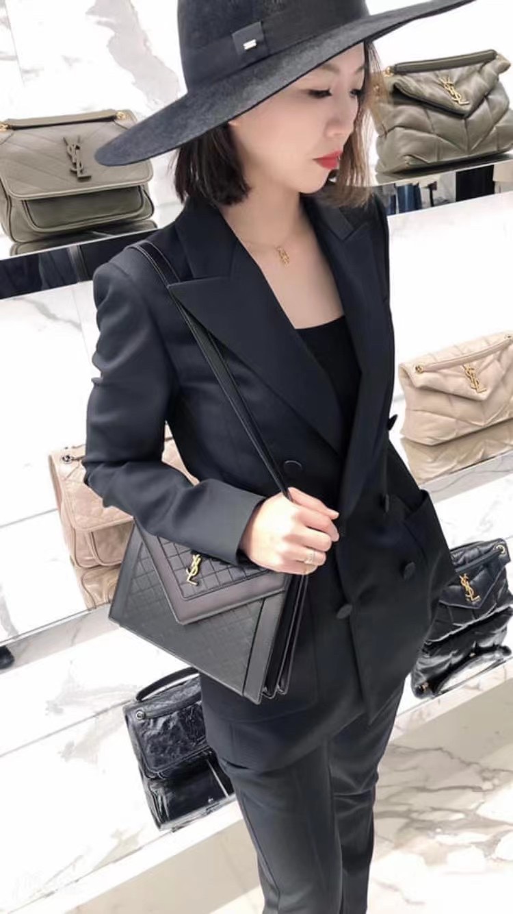 Saint laurent Ysl Gaby绗缝纹路信封斜挎包 668863黑色