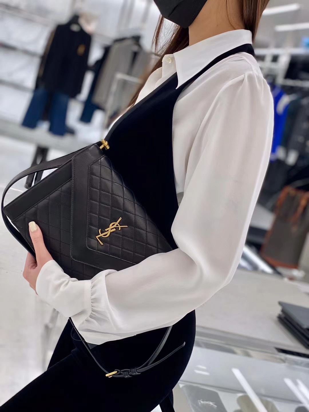 Saint laurent Ysl Gaby绗缝纹路信封斜挎包 668863黑色