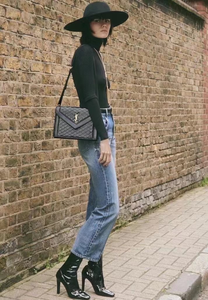 Saint laurent Ysl Gaby绗缝纹路信封斜挎包 668863黑色